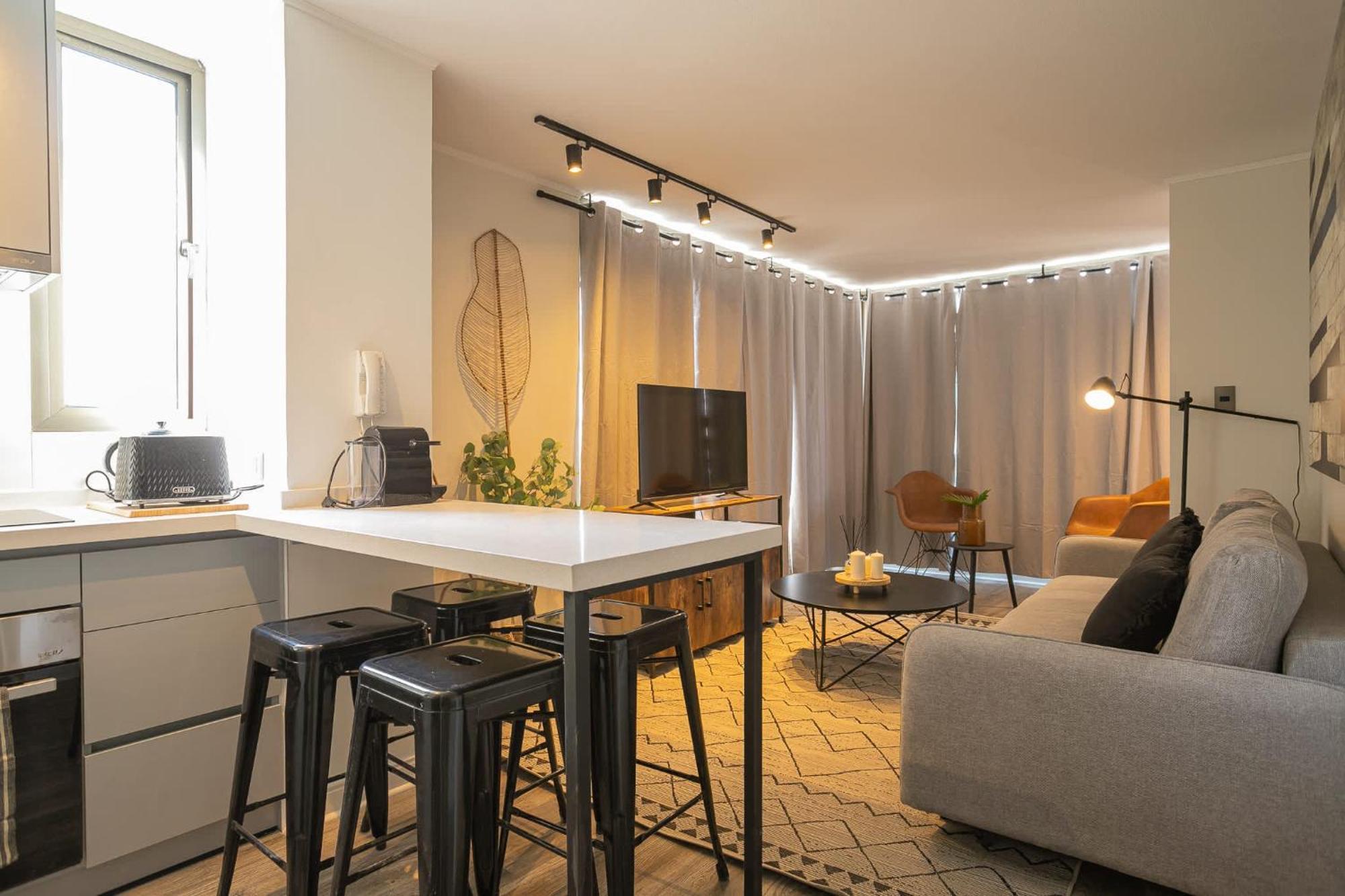 Perfect 2 Bedrooms Manquehue Close To Everything